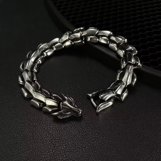Shadow Fang Bracelet
