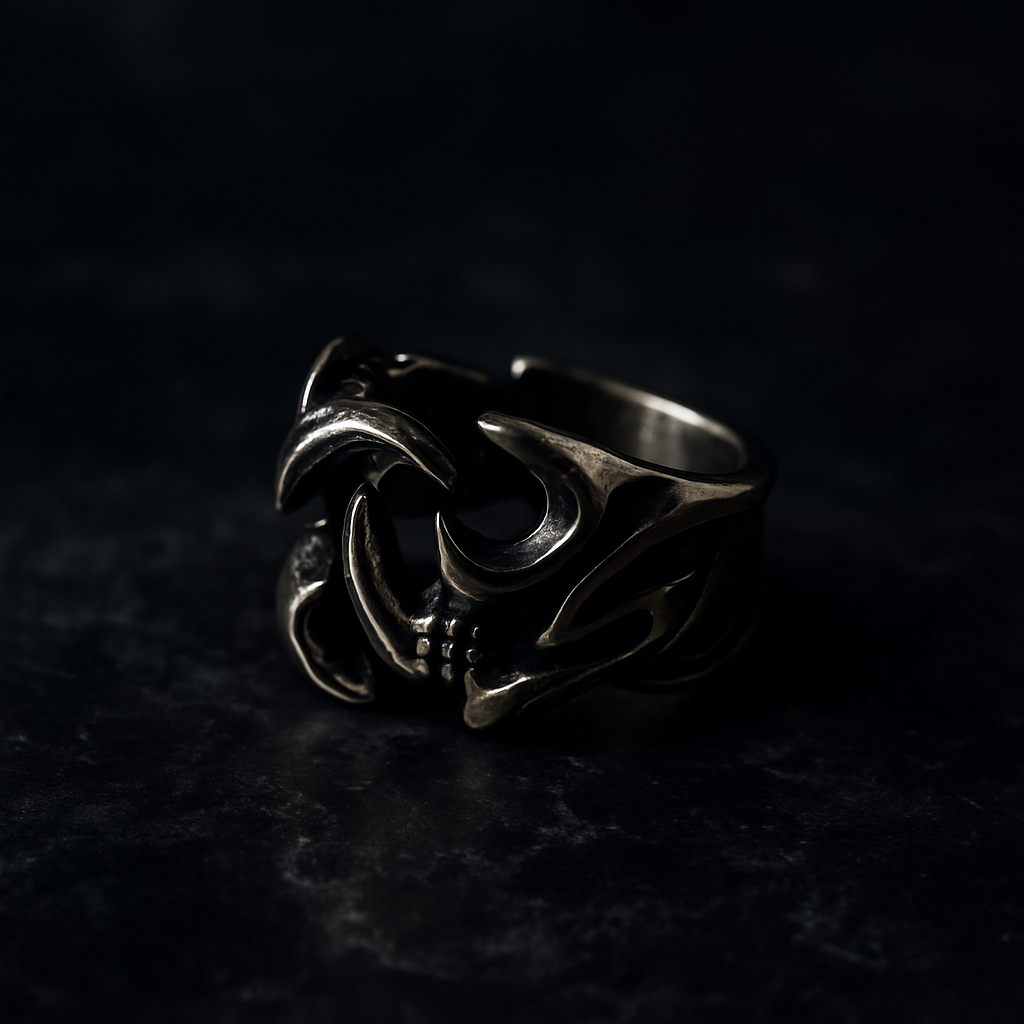 Divine’s Claw