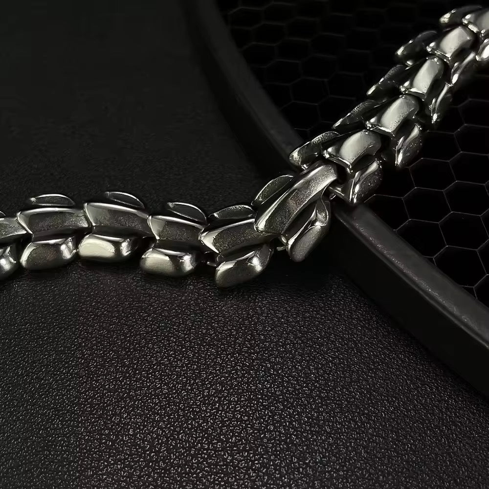 Shadow Fang Bracelet